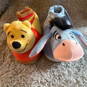 Disney Winnie the Pooh Slippers Girls Size 11-12 New Slip On EEYOR And Pooh